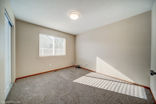 Building Photo - 1923 N Nelson St