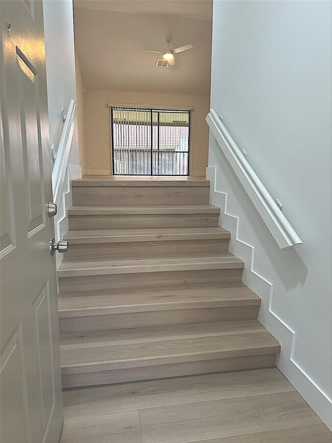 Building Photo - 5710 Coach House Cir