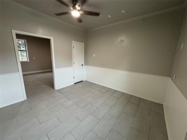 Building Photo - 14820 W Funston Dr