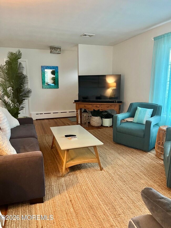 Building Photo - 2001 Main St