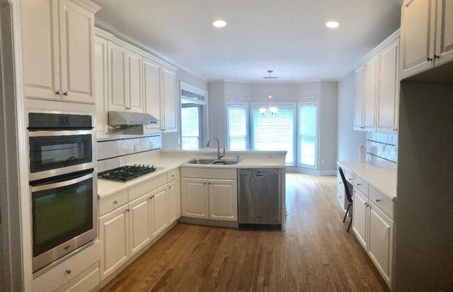 Building Photo - 4764 Sologne Ct