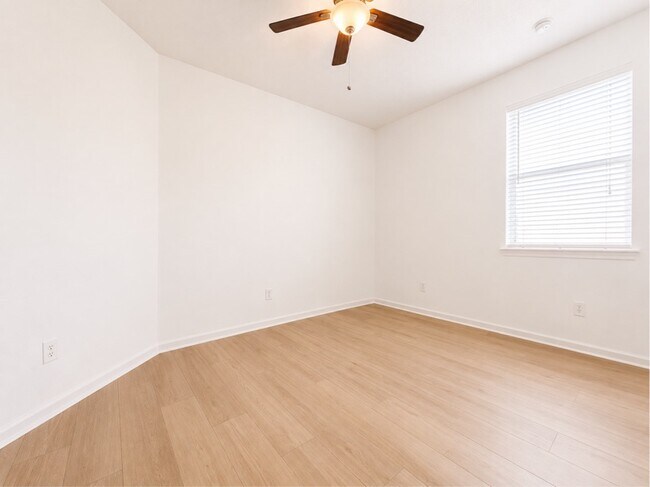 Building Photo - 117 Camden Cay Dr