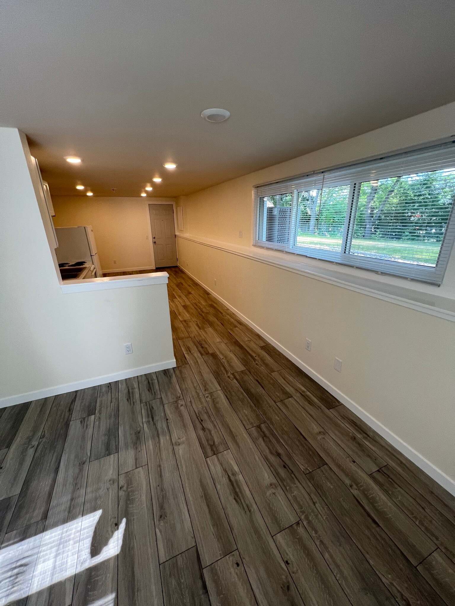 Building Photo - 6118 Strathmore Ln