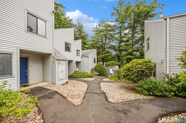 Building Photo - 5 Staunton Ct