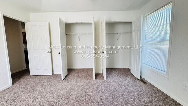 Building Photo - Holiday Special at Creekwood Park-$1,000 Rent Credit w/ 15 mo lease!