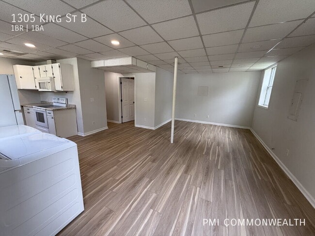 Building Photo - 1305 King St