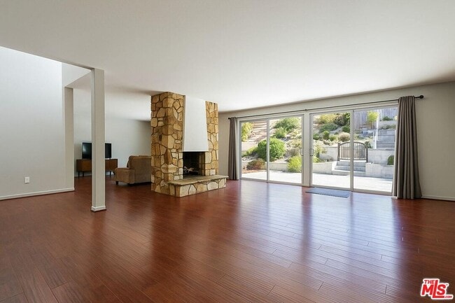 Building Photo - 6216 Paseo Cyn Dr