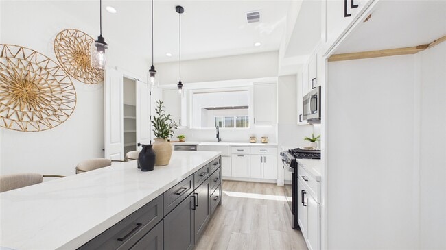 Building Photo - 2417 Harrington St