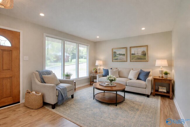 Building Photo - 803 Mead Rd NE