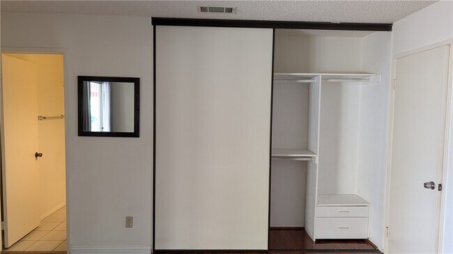 Building Photo - 19143 E Aurora Dr