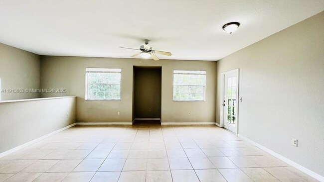 Building Photo - 124 SW Peacock Blvd