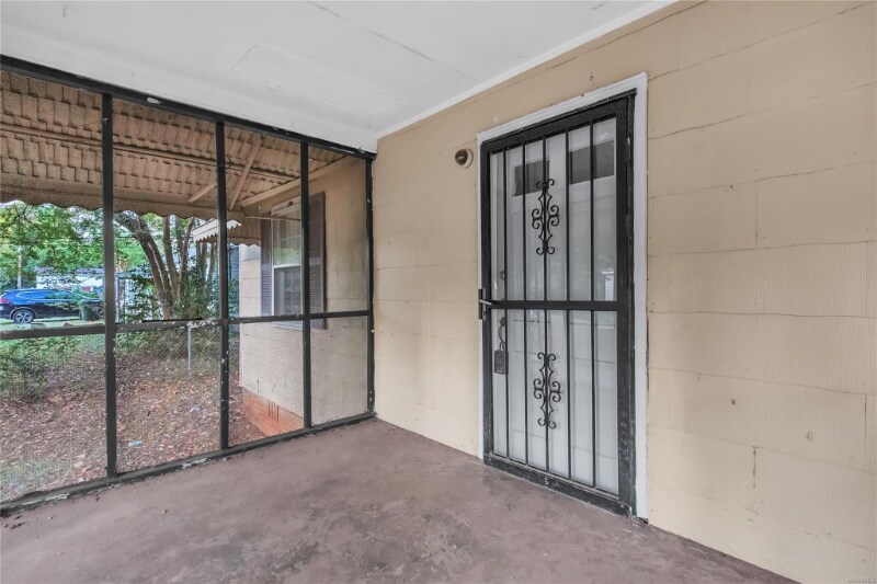 Building Photo - 2614 Skyline Ave