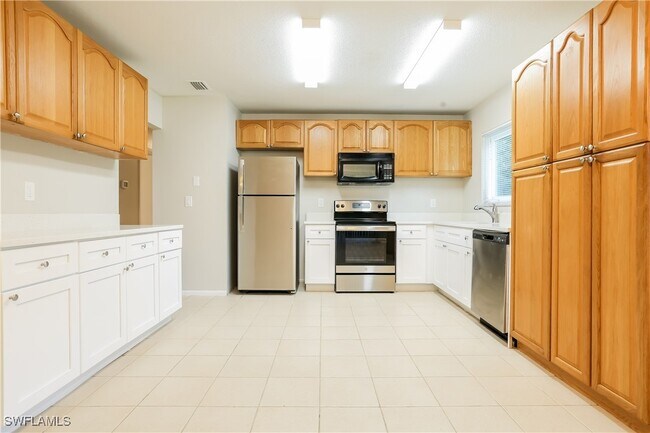 Building Photo - 4403 Tollefson Ave