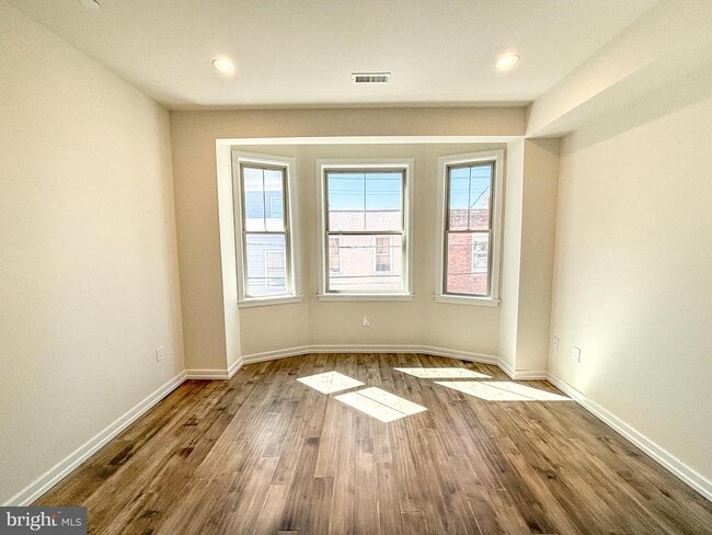 Building Photo - 1439 S Taylor St