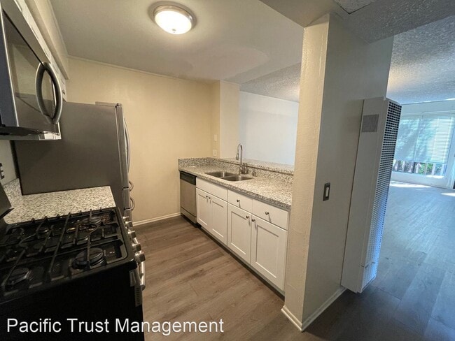 Building Photo - 1 br, 1 bath House - 10653 Lakefront Dr.