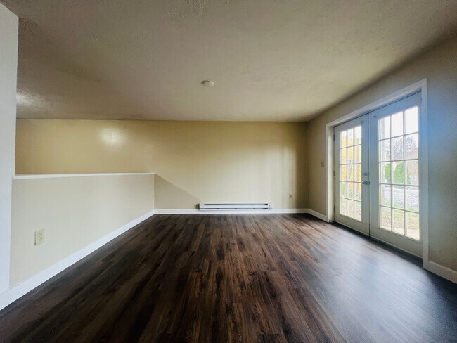 Building Photo - 1107-1111 Burns Ave