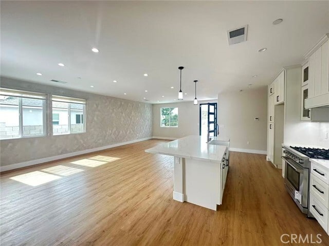 Building Photo - 204 N Willow Ave