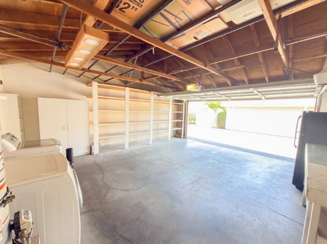 Building Photo - 15224 Shadybend Dr