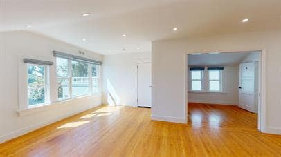 Building Photo - 254 Roosevelt Way