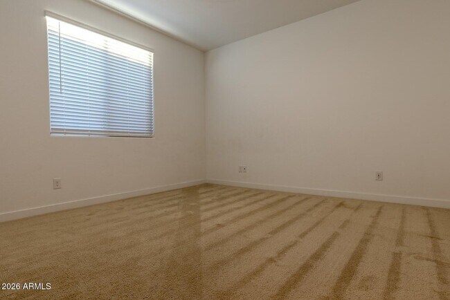 Building Photo - 1548 W Corral Rd
