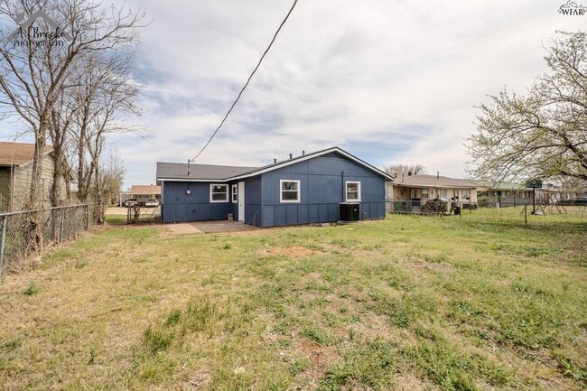 Building Photo - 1512 Grayfox Pl