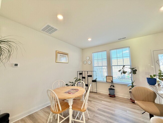 Building Photo - Newly Built 3BD, 2.5BA End Unit Zebulon Townhome in an HOA Community with Premier Amenities