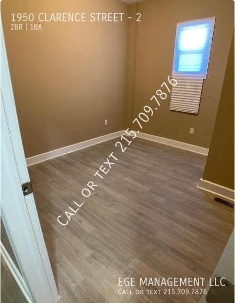 Building Photo - 1950 Clarence St