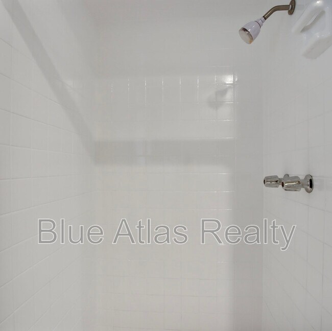 Building Photo - 4439 Altamesa Blvd