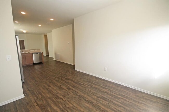 Building Photo - 4415 Iron Horse Dr