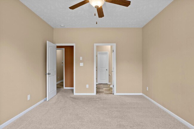 Building Photo - 215 Classy Ct