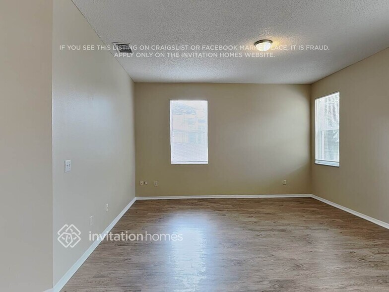 Building Photo - 2430 Leaning Pine St