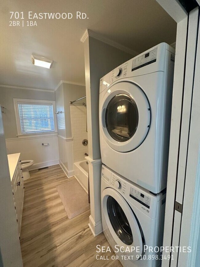 Building Photo - 701 Eastwood Rd