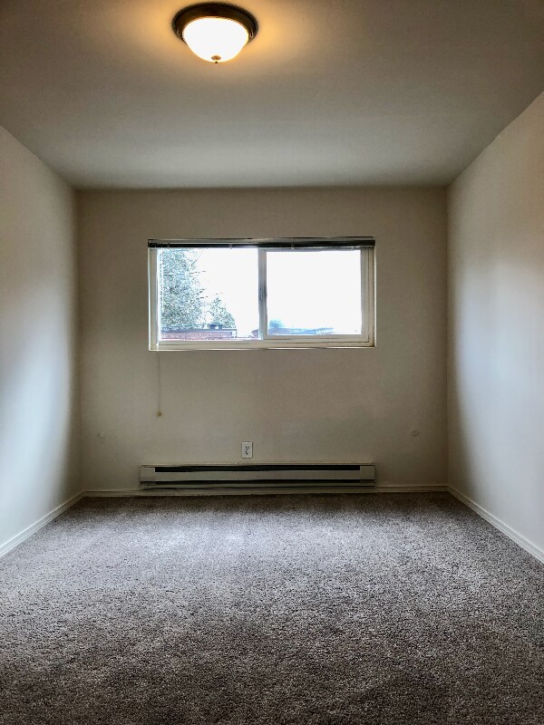 Building Photo - 3604 NE 73rd Pl