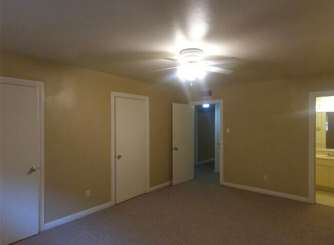 Building Photo - 5212 Arboles Dr