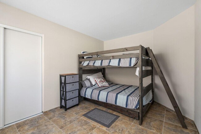 Building Photo - 48 Pebble Beach Dr