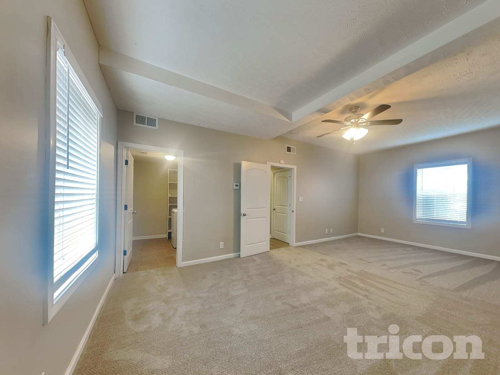 Building Photo - 1457 Mutual Dr