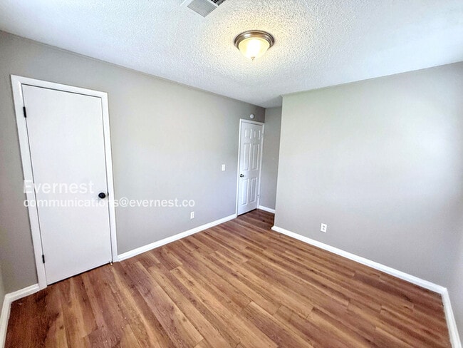 Building Photo - 1004 Cherry Brook Cir