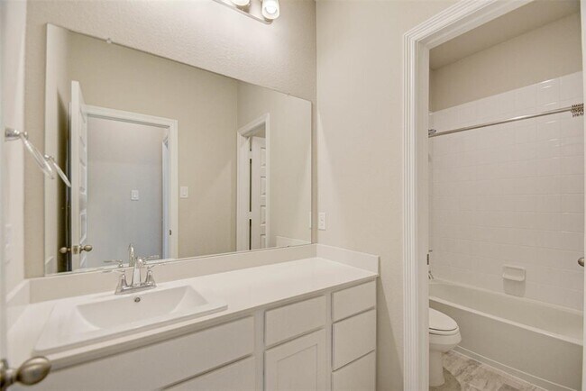 Building Photo - 6015 Marsh Lk Ct