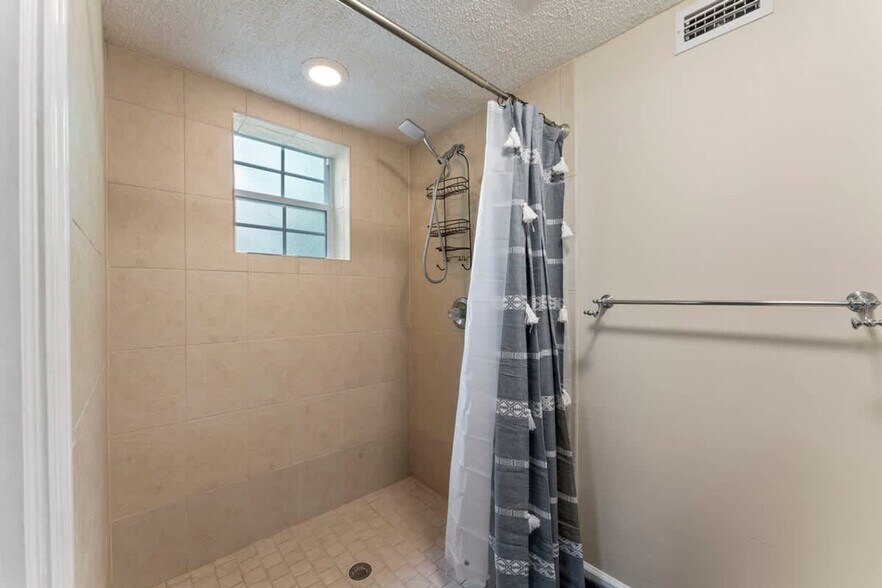 Building Photo - 15652 Coastal Ln