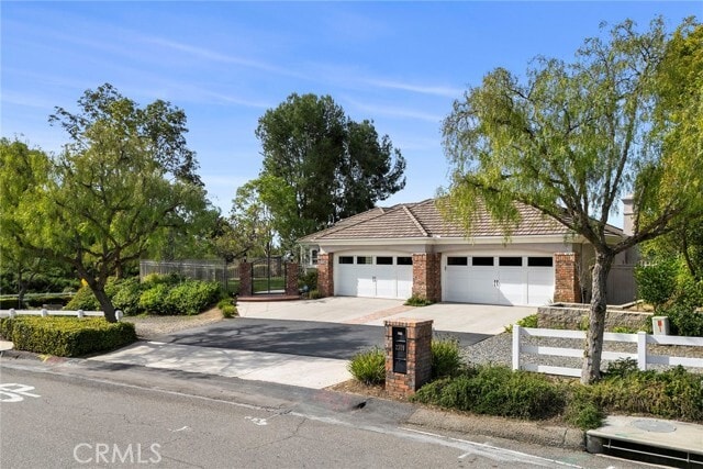 Building Photo - 2309 Skyline Dr