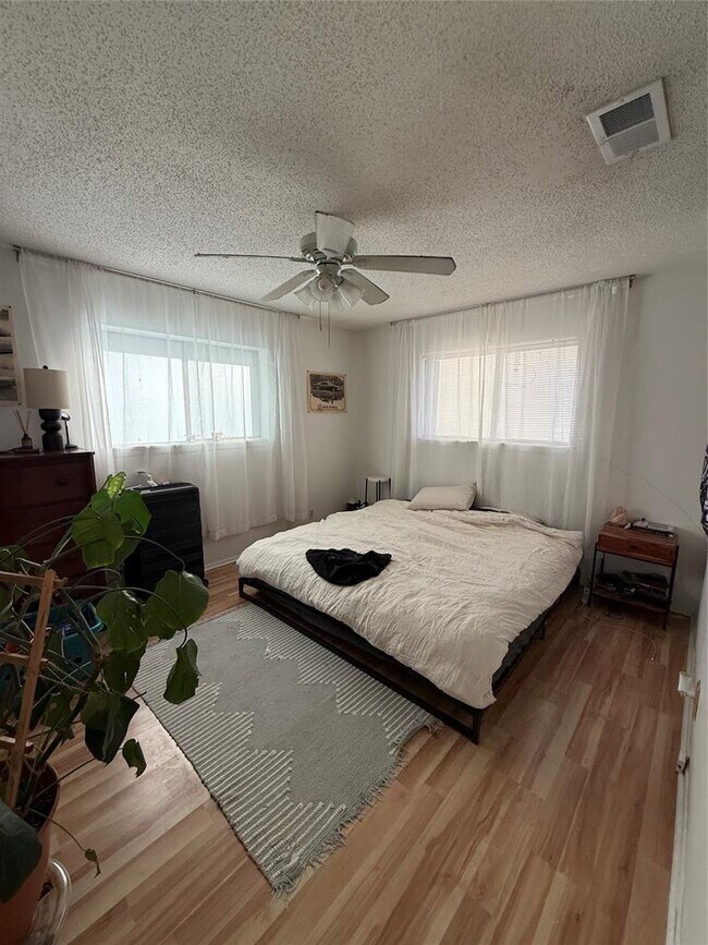 Building Photo - 8311 Hathaway Dr