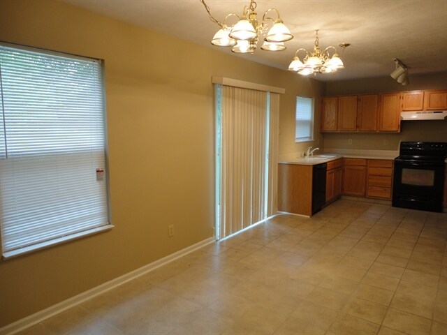 Building Photo - 755 Apple Ln