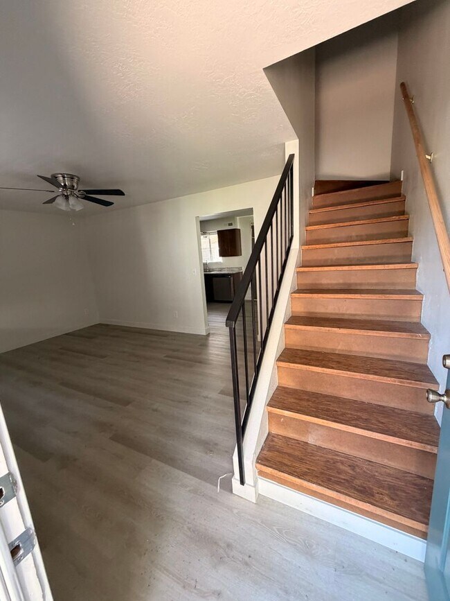 Building Photo - 1150 W 360 N