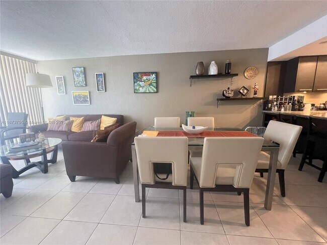 Building Photo - 18051 Biscayne Blvd