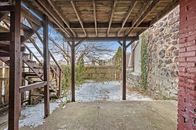 Building Photo - Spacious and charming 3-bedroom, 1.5-bath home available for rent in Bethlehem PA