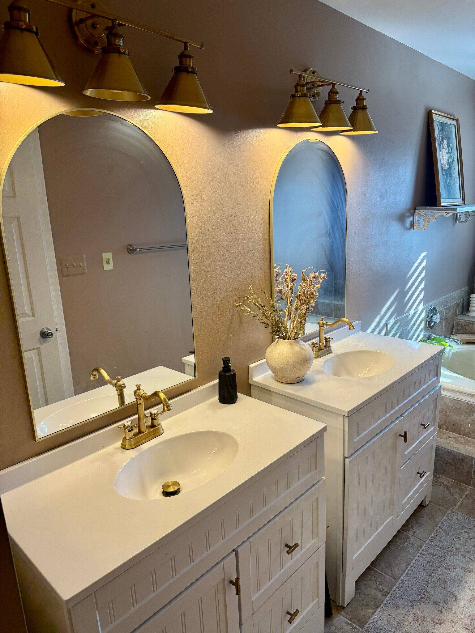 Master bathroom - 111 E Colonial Dr