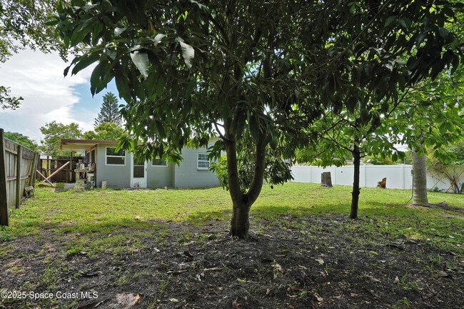 Building Photo - 2120 Nottingham Rd