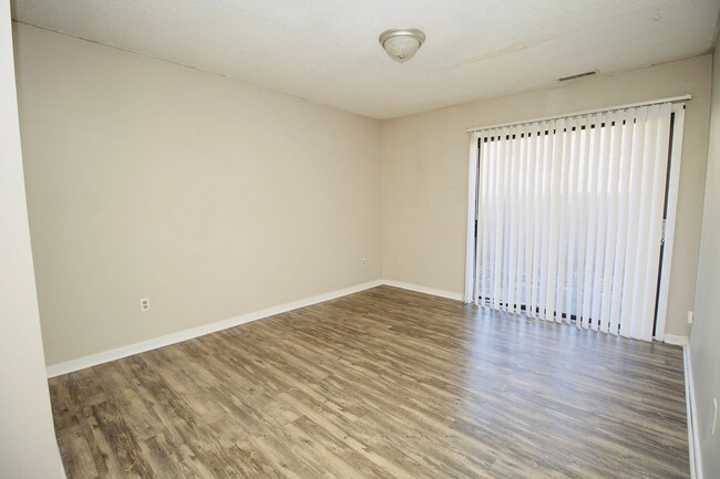 Building Photo - 2 Bedroom, 2 Bath Condo at Village Creek -...