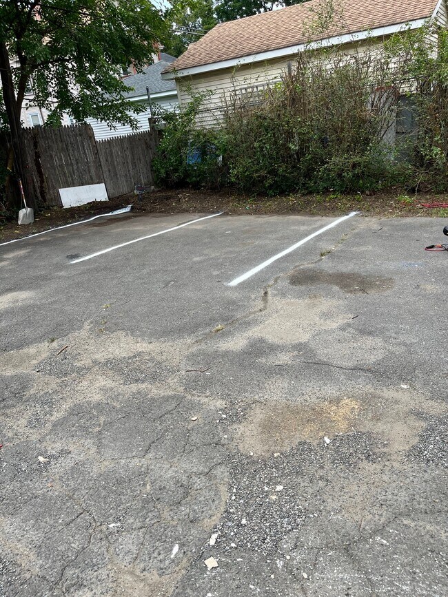 Building Photo - 67 Sisson Ave