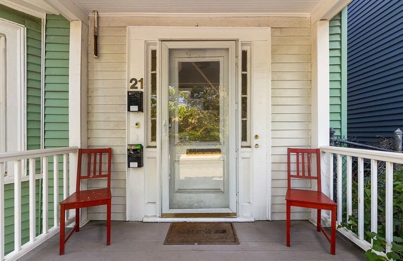 Building Photo - 21 Florence St